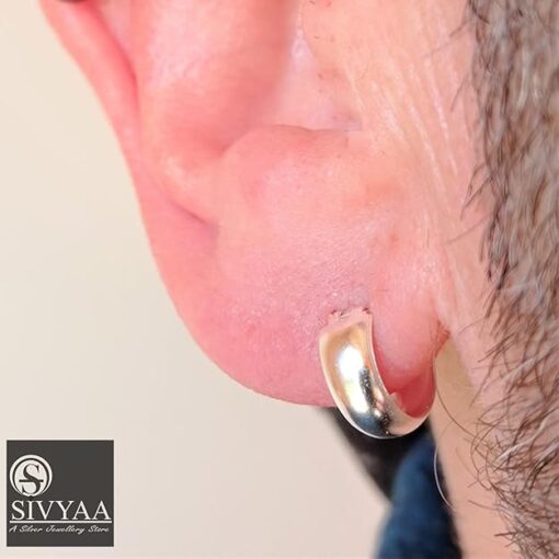 male model wearing- SIVYAA men's plain round curvish edge 13mm hoop bali earring